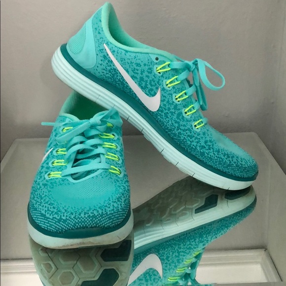 Nike Running Shoes - Picture 2 of 4